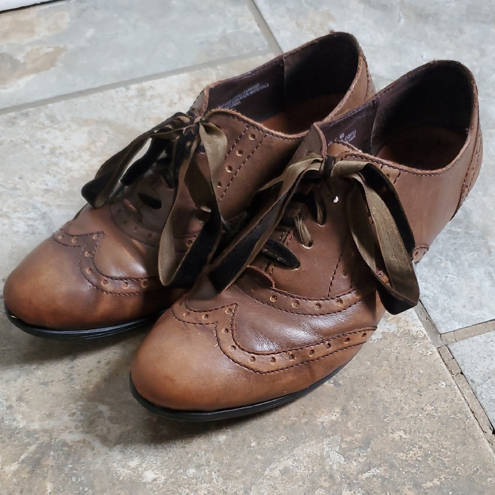 Born Brown Leather Flats with Ribbon Laces